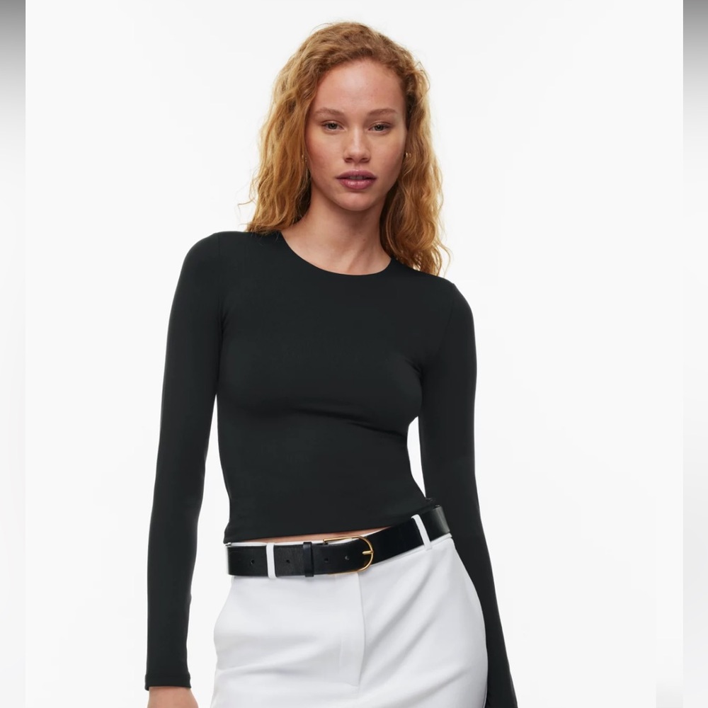 Aritzia Black Fitted Long-Sleeve Crew Tee